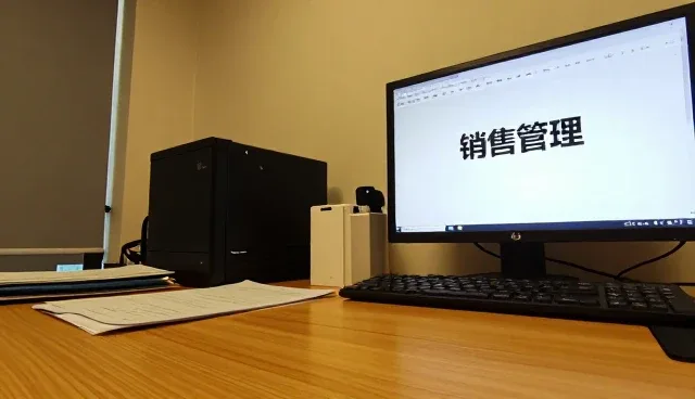 休闲服饰销售策略在不同场景中的应用分析